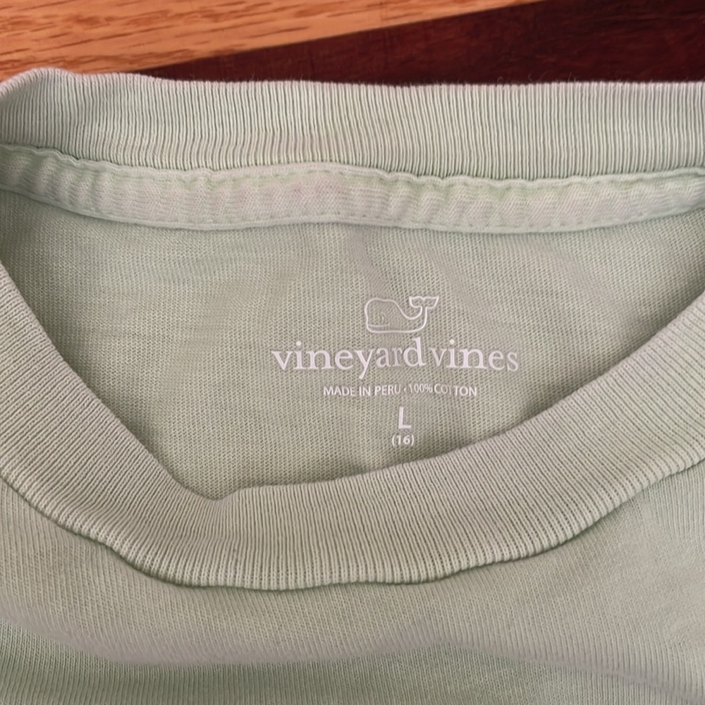 Vineyard Vines - Picture 4 of 5